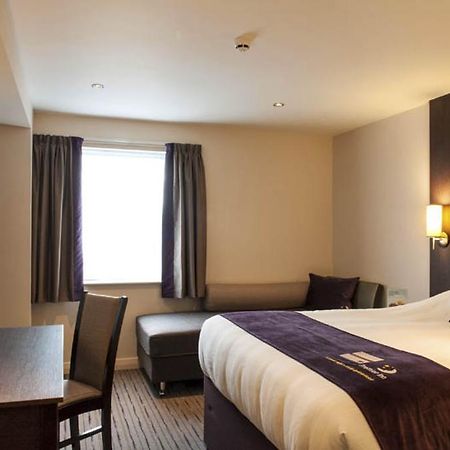 Premier Inn ترينج المظهر الخارجي الصورة