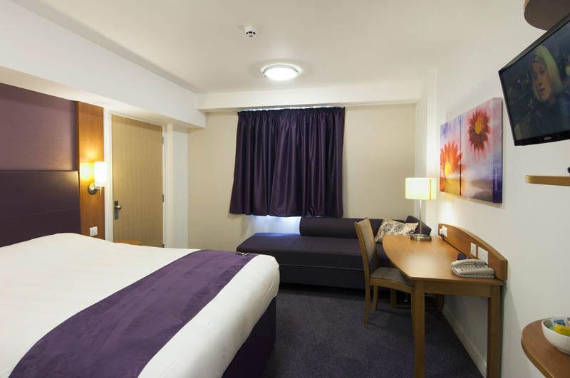 Premier Inn ترينج المظهر الخارجي الصورة